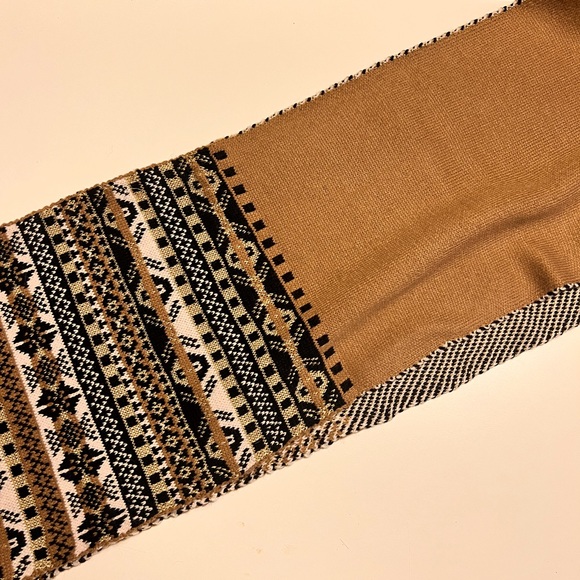 Michael Kors Scarf - Picture 2 of 2